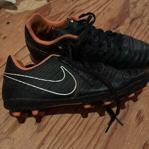 Boy’s Nike soccer cleats